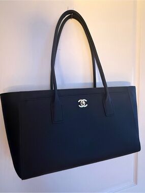 Black Leather Double-Handle Tote Bag Inspired